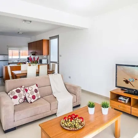 빌라 In Sleeps 6 Includes Swimming Pool Air Con And Wifi 1 5 8 페이야